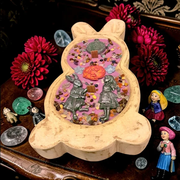 Hand Crafted , Wicked Worthy Wax, Down the rabbit hole wooden bowl candle - Picture 4 of 6